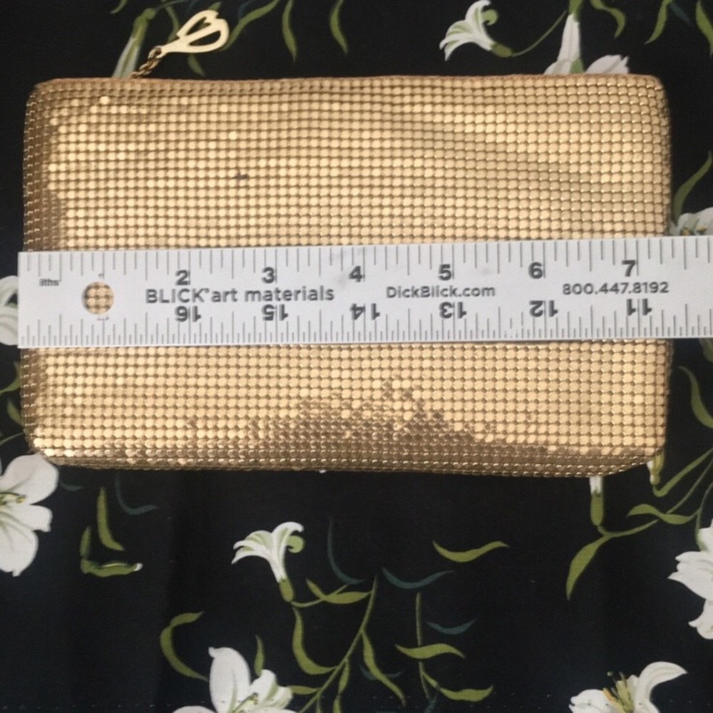 Vintage Chainmail Clutch - Picture 9 of 10